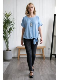 Nagyméretű női felső - világoskék